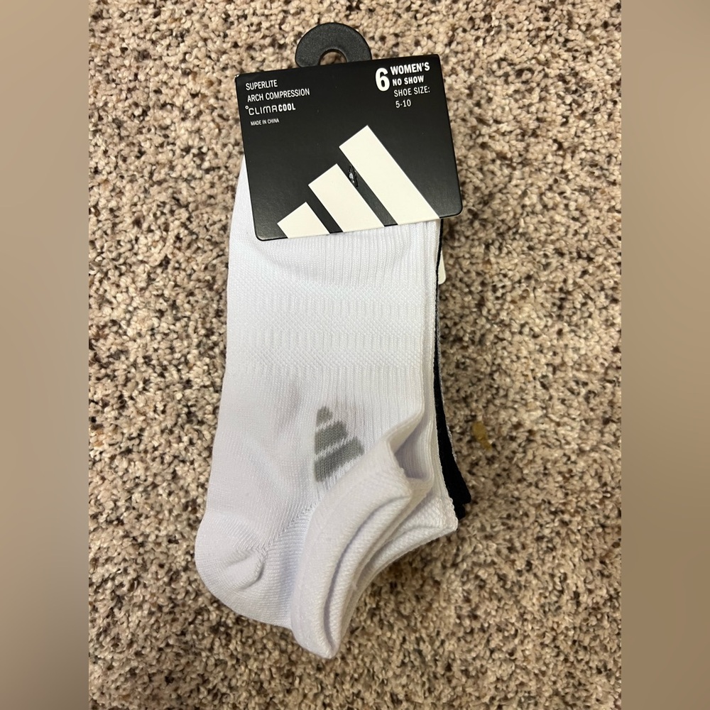 NEW ADIDAS WOMENS SUPERLITE ARCH COMPRESSION
CLIMACOOL SIZE: 5-10
